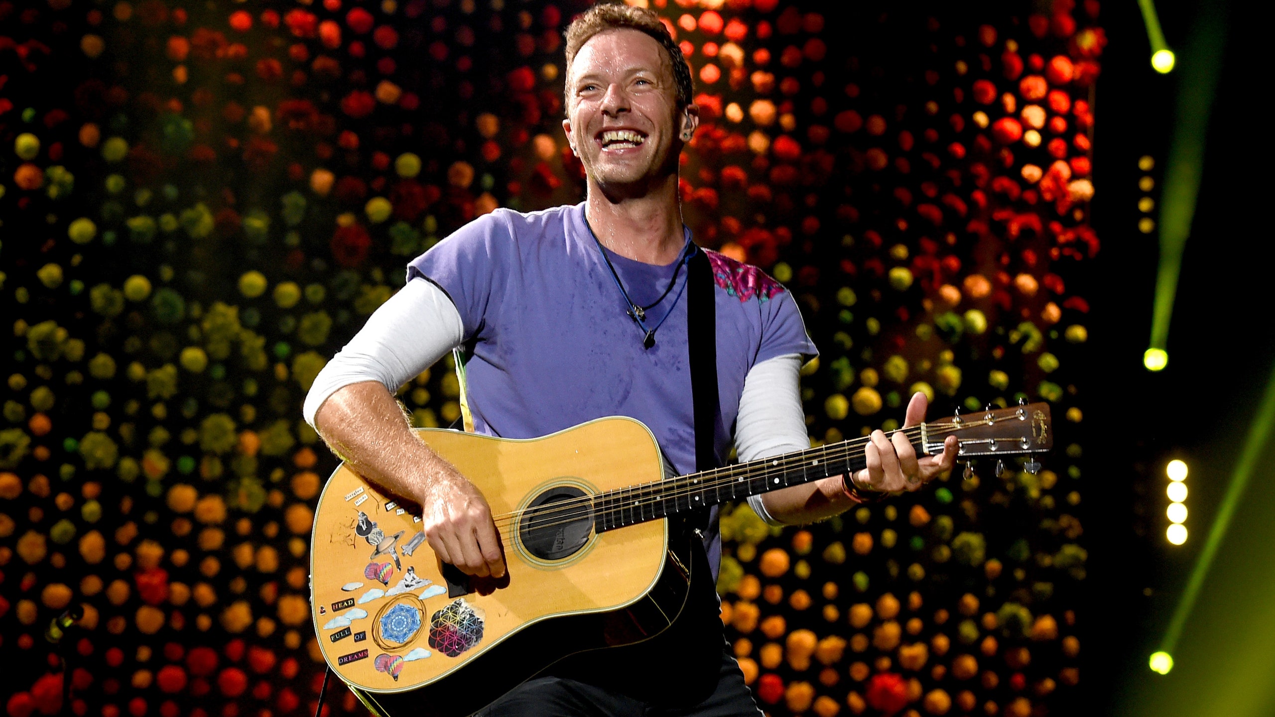 Detail Chris Martin Wallpaper Nomer 16