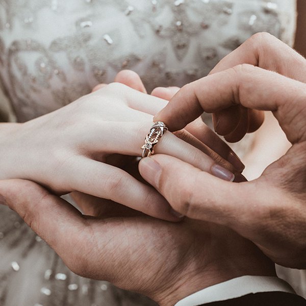 Detail Cincin Emas Untuk Tunangan Nomer 27
