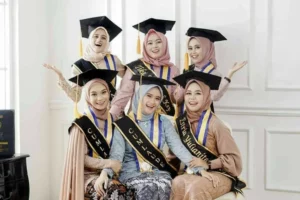 Detail Contoh Gaya Foto Wisuda Nomer 10