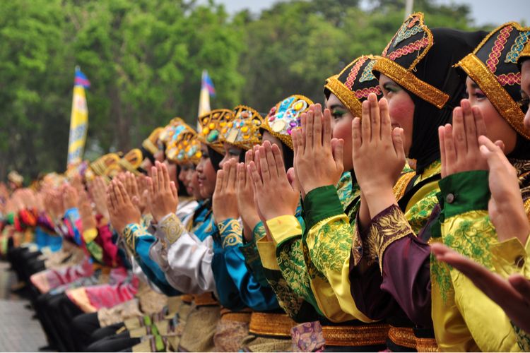 Detail Contoh Gerak Tari Dalam Kehidupan Sehari Hari Nomer 39