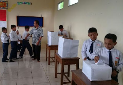 Detail Contoh Partisipasi Politik Nomer 6