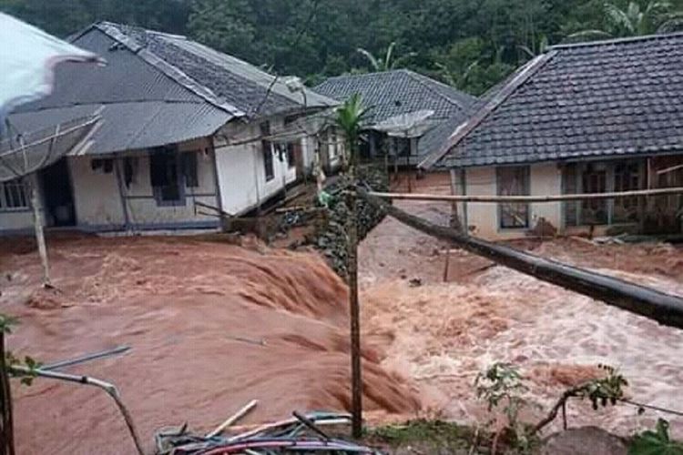 Detail Contoh Warta Bahasa Sunda Tentang Bencana Alam Nomer 35