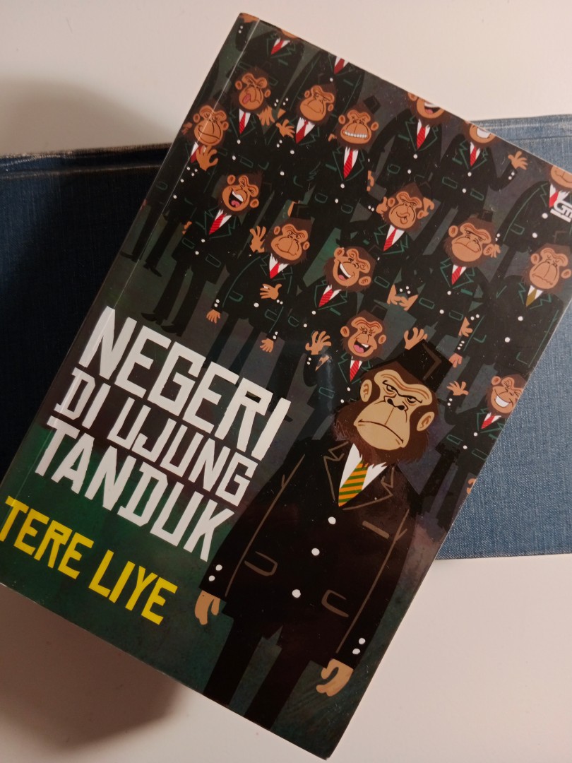 Detail Cover Buku Negeri Di Ujung Tanduk Nomer 25