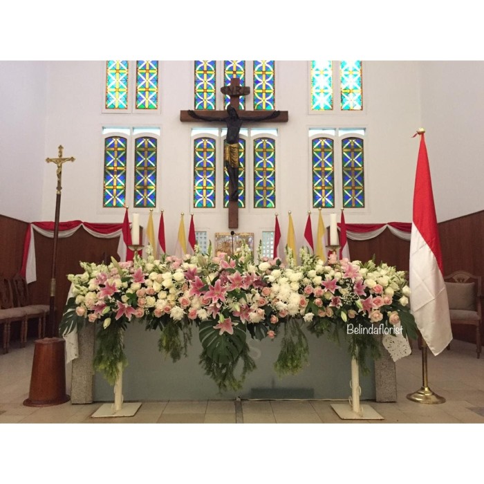 Detail Dekorasi Altar Gereja Untuk Pernikahan Nomer 12