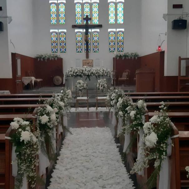 Detail Dekorasi Altar Gereja Untuk Pernikahan Nomer 5