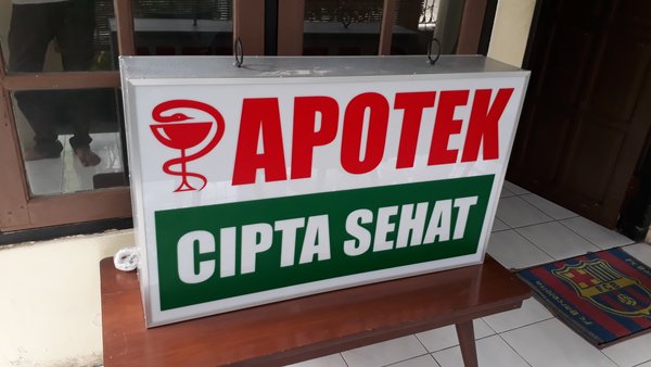 Detail Desain Papan Nama Apotek Nomer 46