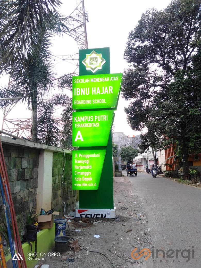 Detail Desain Papan Nama Apotek Nomer 50