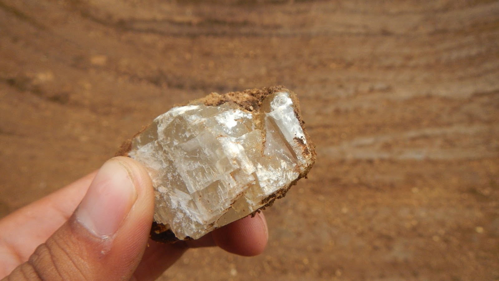 Detail Deskripsi Mineral Kuarsa Nomer 31