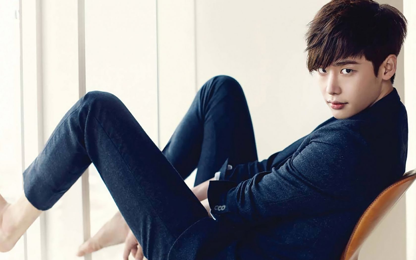 Detail Download Foto Lee Jong Suk Nomer 40