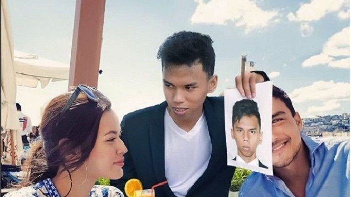 Detail Edit Foto Dengan Artis Nomer 19