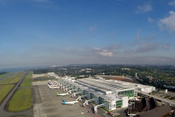 Detail Foto Bandara Balikpapan Nomer 3