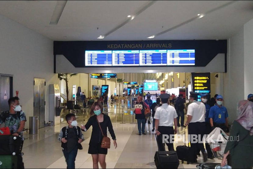 Detail Foto Bandara Makassar Nomer 8