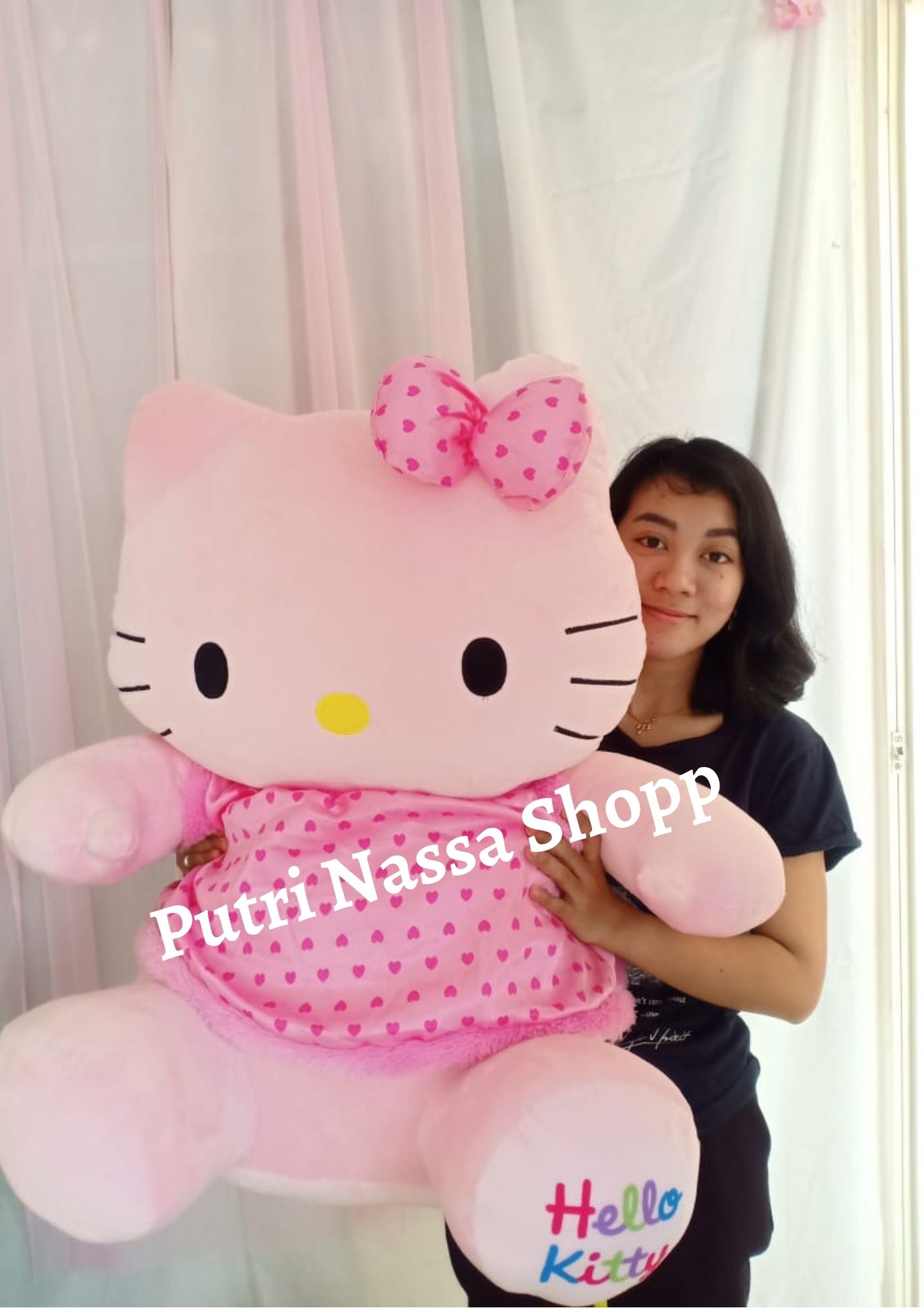 Foto Boneka Hello Kitty Besar - KibrisPDR