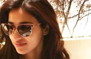 Detail Foto Cantik Artis Bollywood Nomer 18