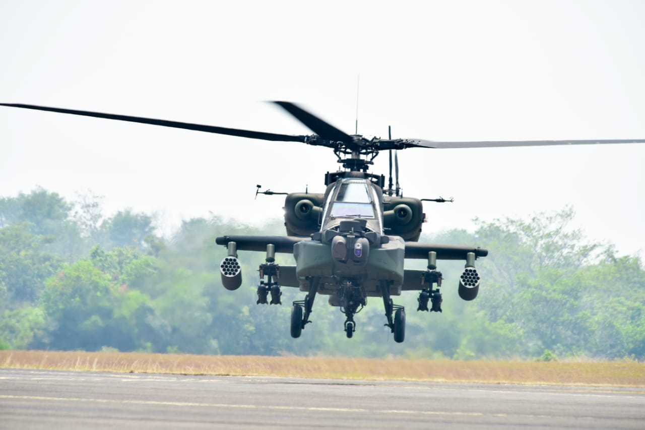 Detail Foto Helikopter Apache Nomer 27