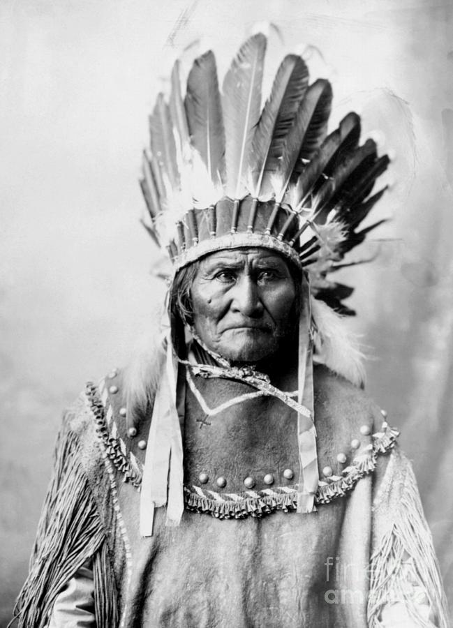 Detail Foto Indiani Apache Nomer 21