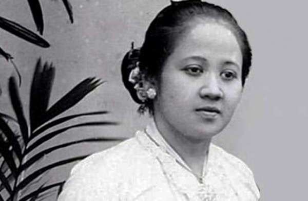 Detail Foto Keluarga Kartini Nomer 27