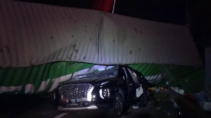 Detail Foto Korban Kecelakaan Tol Cipularang Nomer 22