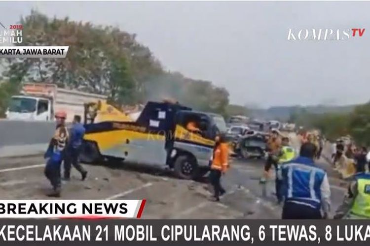 Detail Foto Korban Kecelakaan Tol Cipularang Nomer 50