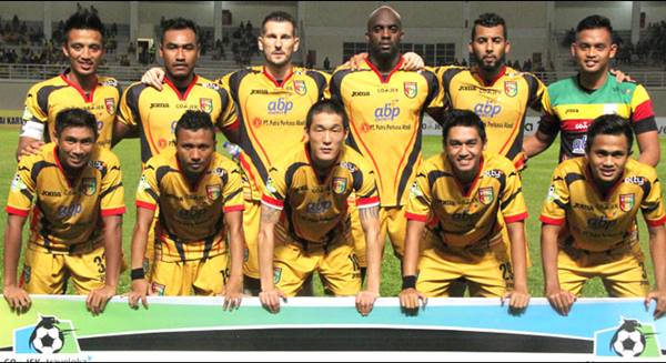 Detail Foto Mitra Kukar Fc Nomer 17