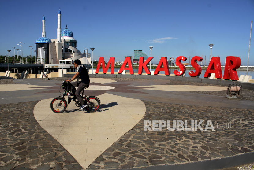 Detail Foto Pantai Losari Makassar Nomer 11