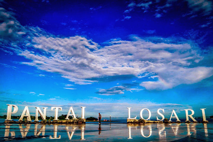 Detail Foto Pantai Losari Makassar Nomer 32