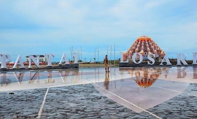 Detail Foto Pantai Losari Makassar Nomer 36