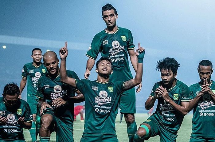 Detail Foto Pemain Persebaya Nomer 16