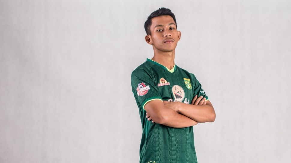 Detail Foto Pemain Persebaya Nomer 19