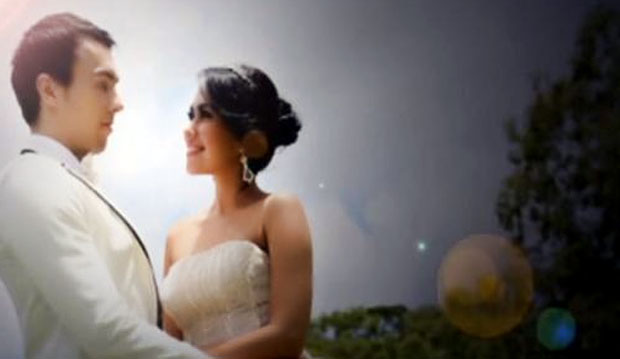 Detail Foto Pernikahan Kartika Putri Nomer 23