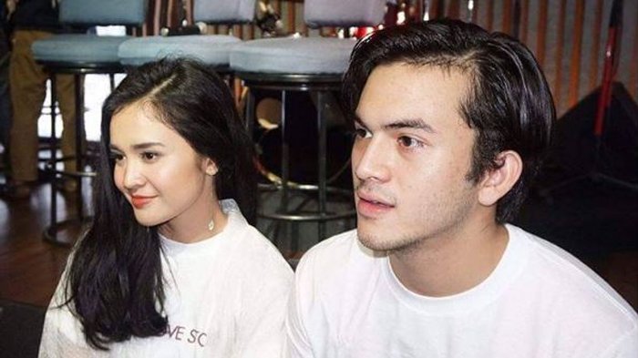 Detail Foto Rizky Nazar Dan Michelle Ziudith Nomer 17