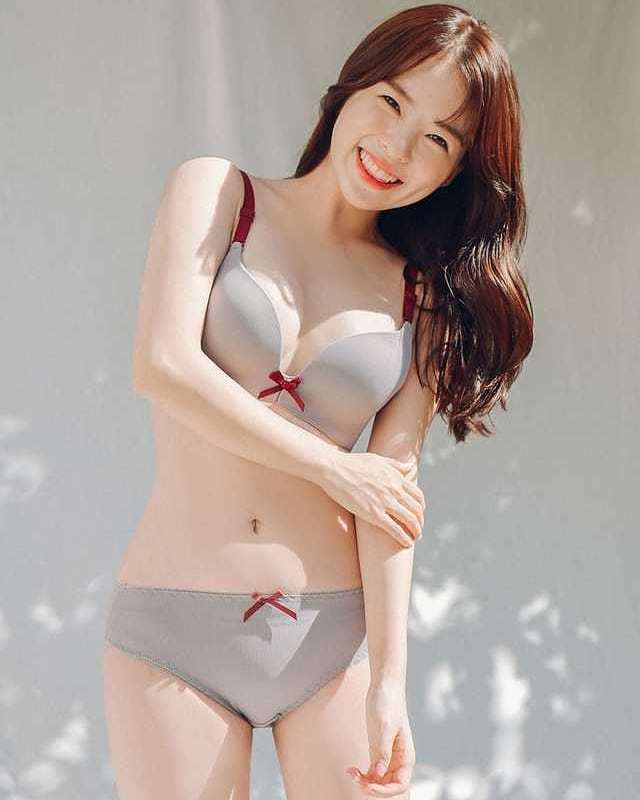 Detail Foto Seksi Model Korea Nomer 6