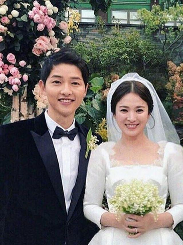 Detail Foto Song Joong Ki Dan Song Hye Kyo Pacaran Nomer 2