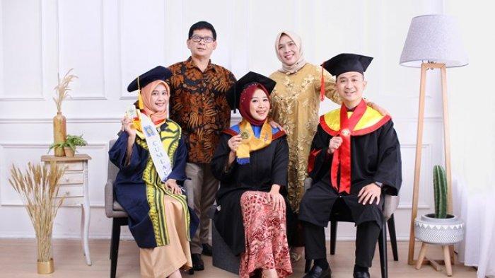 Foto Studio Untuk Wisuda - KibrisPDR