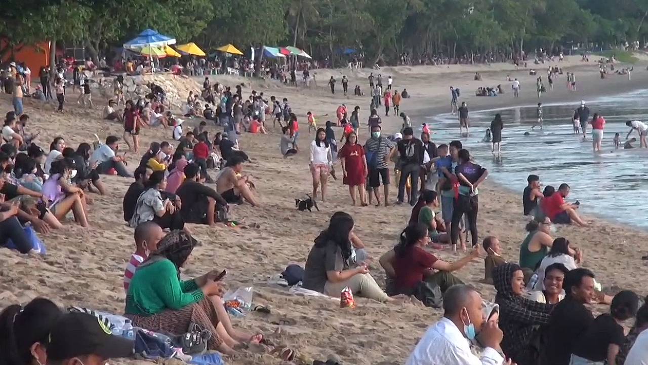 Detail Foto Suasana Pantai Kuta Bali Nomer 15