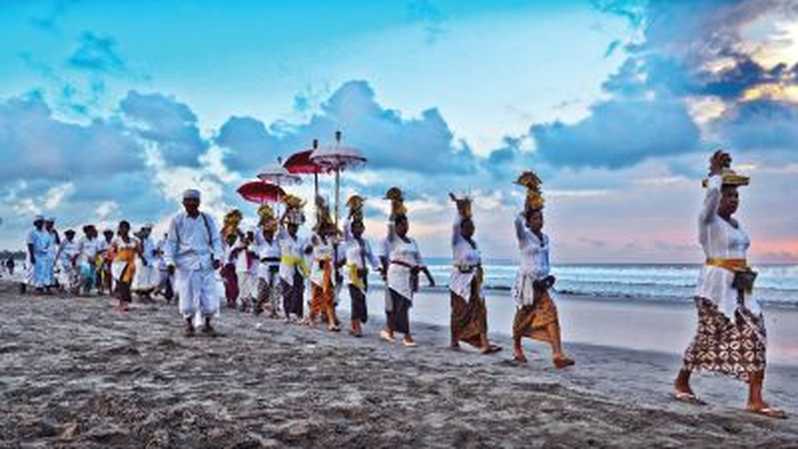 Detail Foto Suasana Pantai Kuta Bali Nomer 32