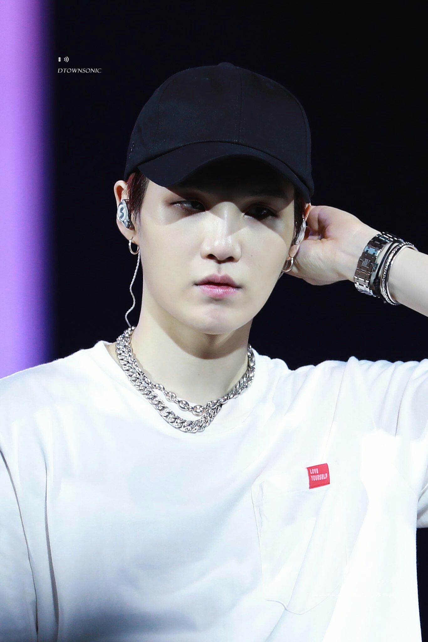 Detail Foto Suga Bts Pakai Topi Nomer 6