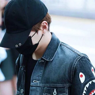 Detail Foto Suga Bts Pakai Topi Nomer 47