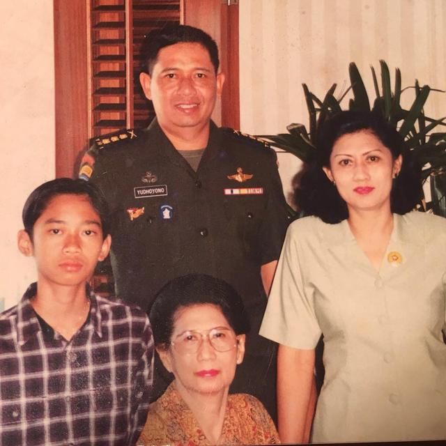 Detail Foto Susilo Bambang Yudhoyono Muda Nomer 9