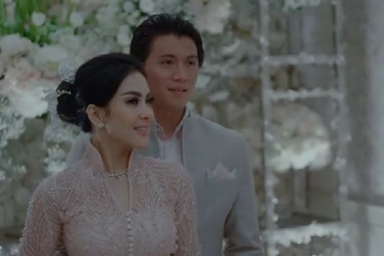 Detail Foto Syahrini Nikah Nomer 30