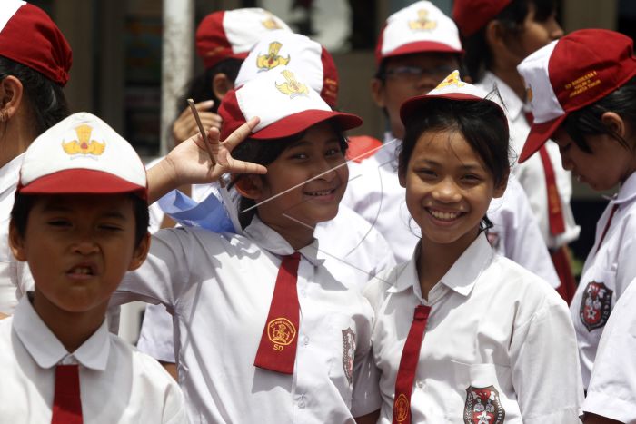 Detail Gambar Anak Sd Berkumpul Di Lapangan Sekolah Nomer 8