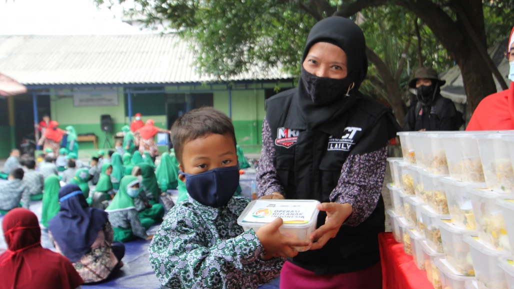 Detail Gambar Anak Sedang Sarapan Mau Sekola Nomer 34