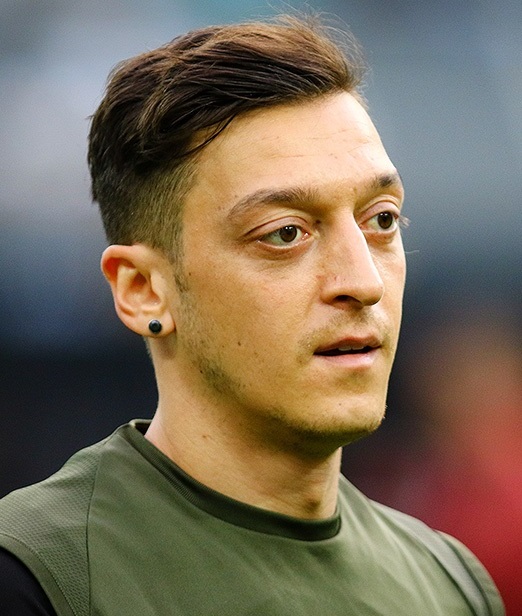 Detail Gambar Arsenal Ozil Nomer 22