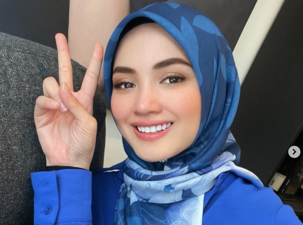 Detail Gambar Artis Malaysia Nomer 6