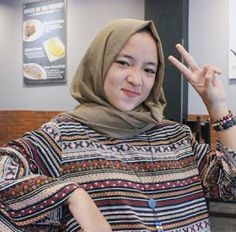 Detail Gambar Artis Nisa Sabyan Nomer 19