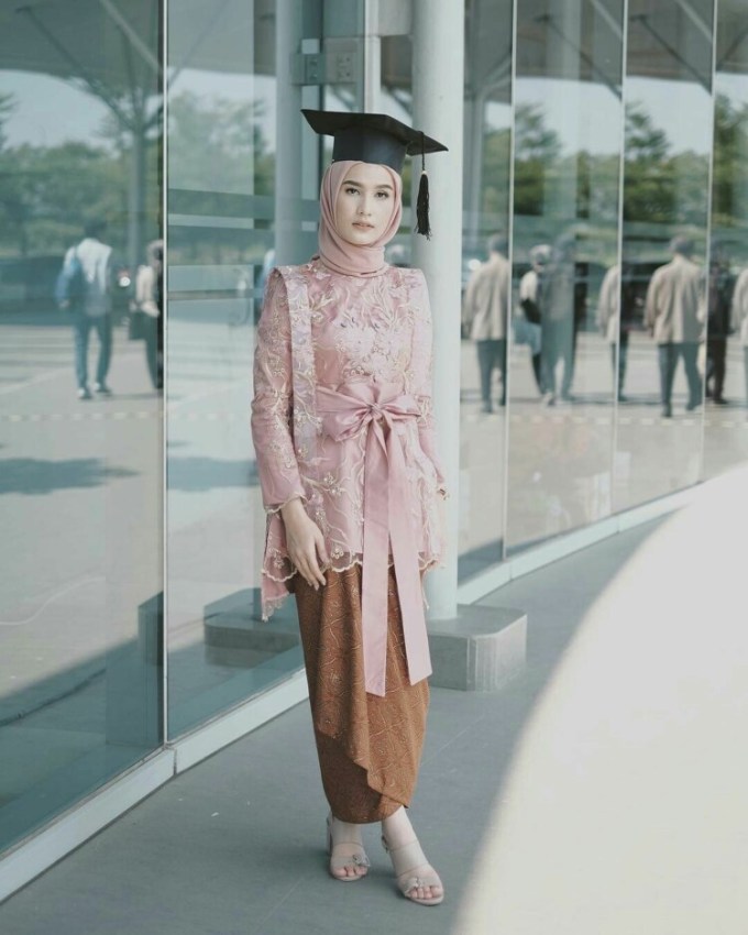 Detail Gambar Baju Kebaya Untuk Wisuda Gambar Kebaya Untuk Anak Remaja Nomer 21