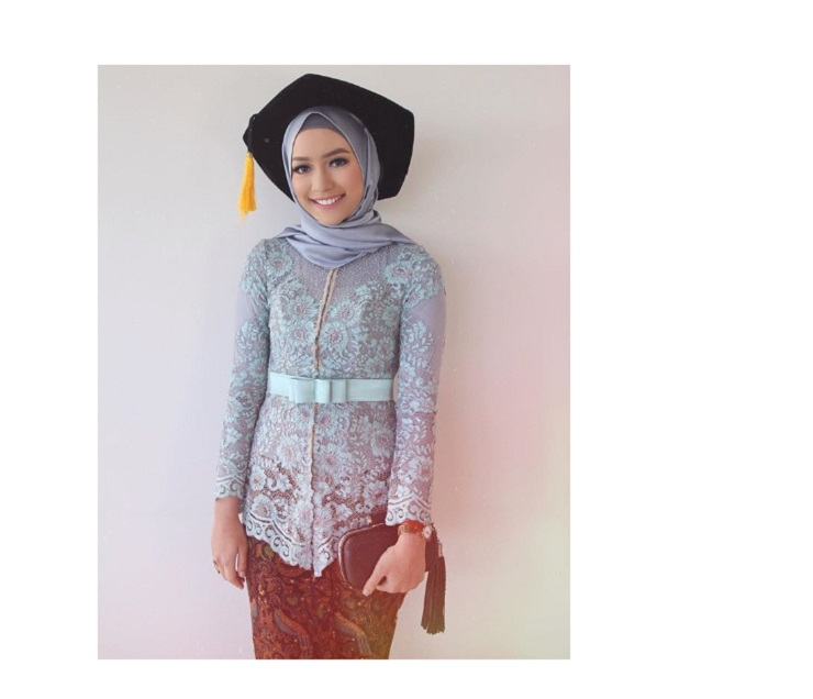 Detail Gambar Baju Kebaya Untuk Wisuda Gambar Kebaya Untuk Anak Remaja Nomer 4