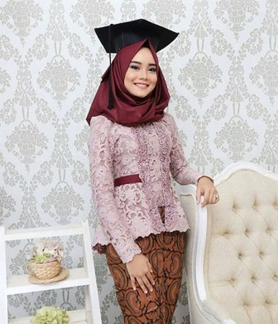 Detail Gambar Baju Kebaya Untuk Wisuda Gambar Kebaya Untuk Anak Remaja Nomer 52