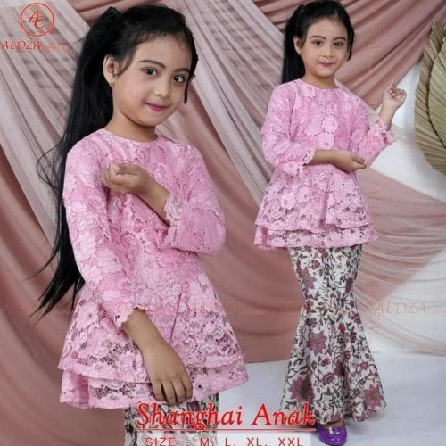 Detail Gambar Baju Kebaya Untuk Wisuda Gambar Kebaya Untuk Anak Remaja Nomer 9