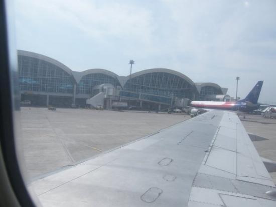 Gambar Bandara Makassar - KibrisPDR